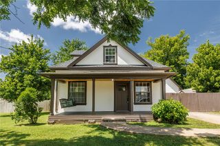 1114 S 3rd Street, Rogers, AR 72756