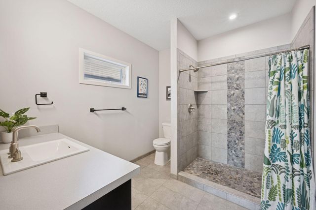 706 Roosevelt Street S, Cambridge, MN 55008