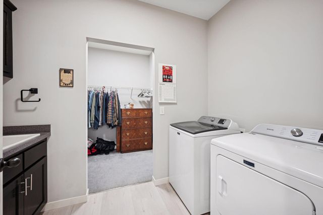 706 Roosevelt Street S, Cambridge, MN 55008