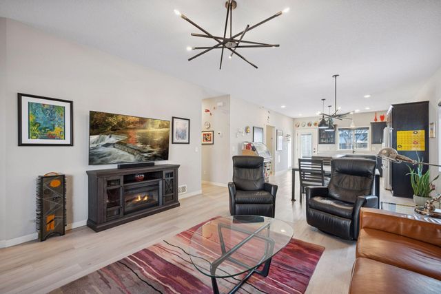 706 Roosevelt Street S, Cambridge, MN 55008