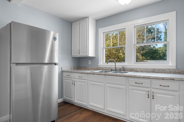 728 21st Street SW, Hickory, NC 28602