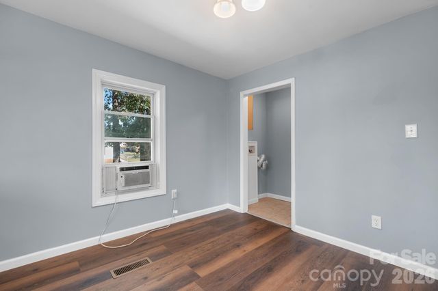 728 21st Street SW, Hickory, NC 28602