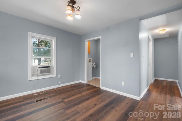 728 21st Street SW, Hickory, NC 28602