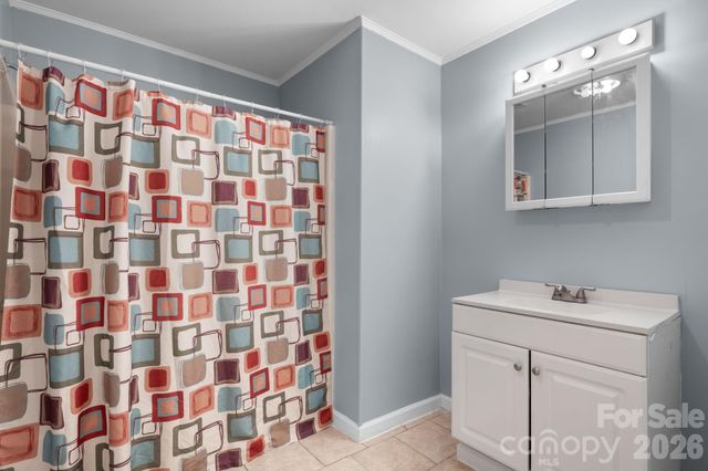 728 21st Street SW, Hickory, NC 28602