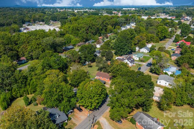 728 21st Street SW, Hickory, NC 28602