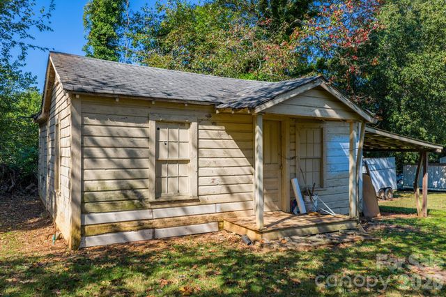 728 21st Street SW, Hickory, NC 28602