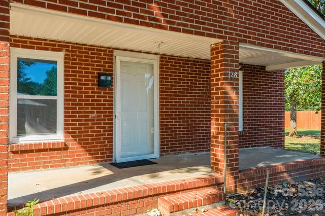 728 21st Street SW, Hickory, NC 28602
