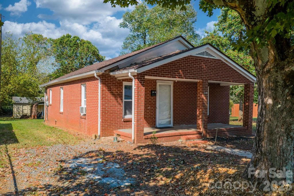 728 21st Street SW, Hickory, NC 28602
