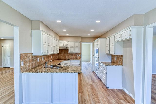 505 Golden Oaks Drive, Norman, OK 73072