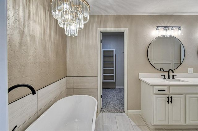 505 Golden Oaks Drive, Norman, OK 73072