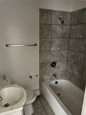 66 Nicholson ST, Portsmouth, VA 23702