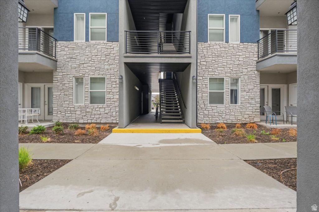 Image 1 of property listing at 475 W 60 S #L202, Providence, UT 84332