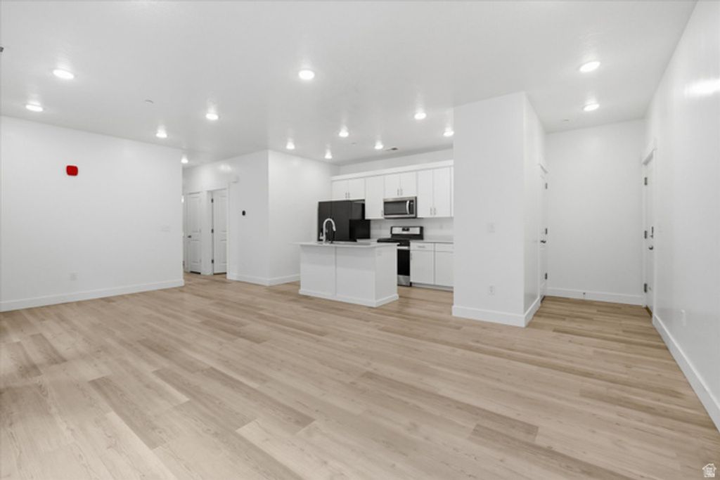 Image 2 of property listing at 475 W 60 S #L202, Providence, UT 84332