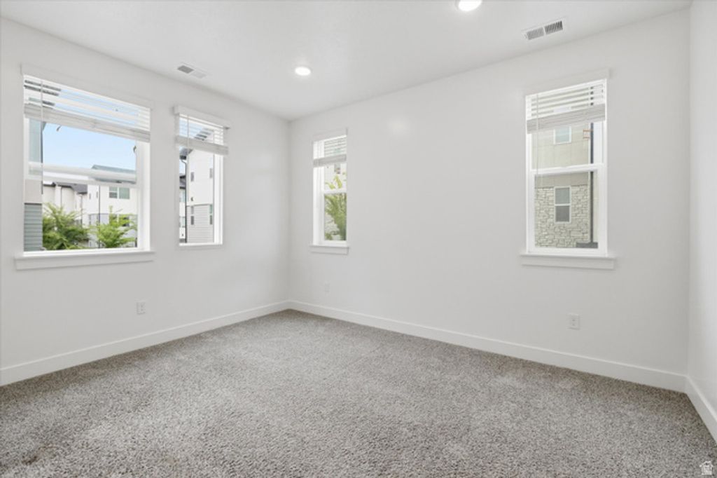 Image 12 of property listing at 475 W 60 S #L202, Providence, UT 84332