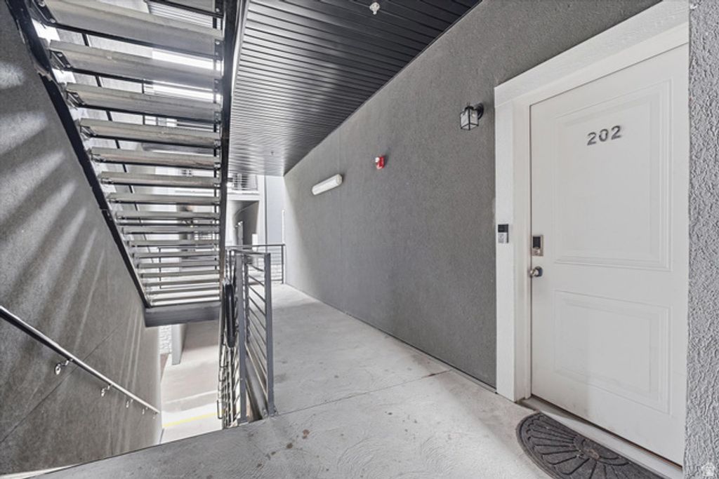 Image 19 of property listing at 475 W 60 S #L202, Providence, UT 84332