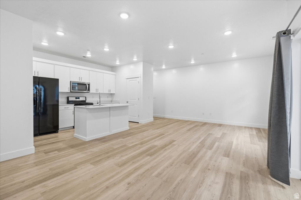 Image 3 of property listing at 475 W 60 S #L202, Providence, UT 84332