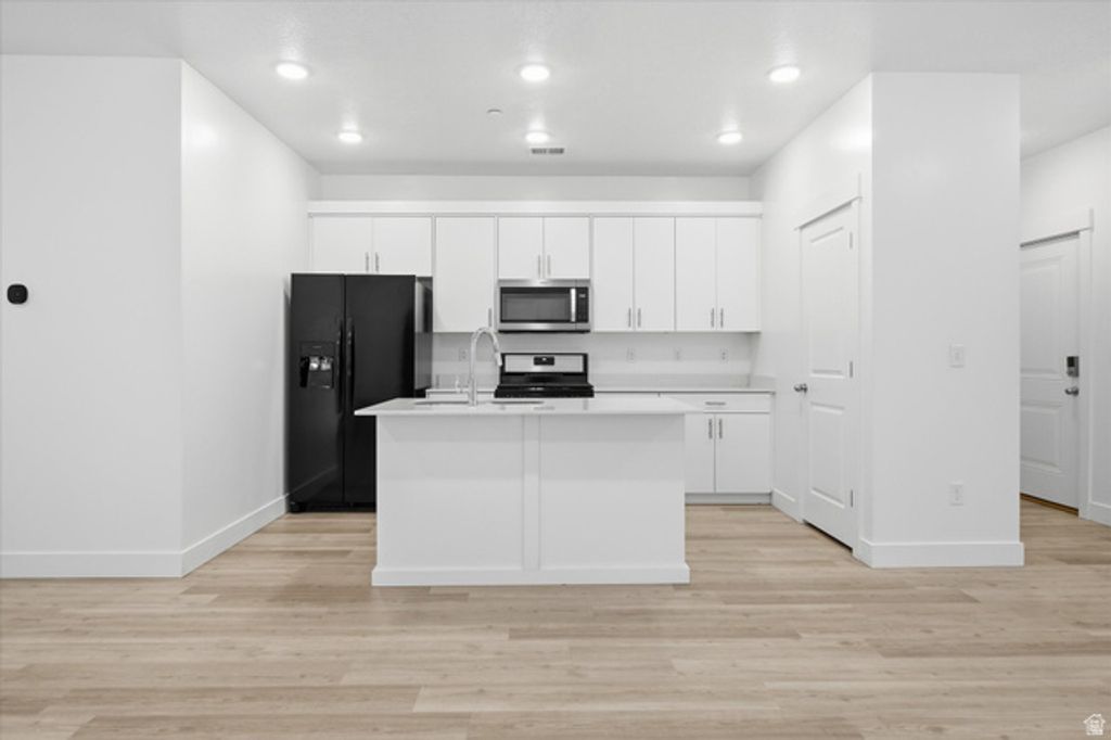Image 4 of property listing at 475 W 60 S #L202, Providence, UT 84332