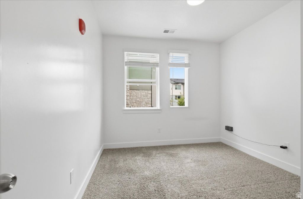 Image 9 of property listing at 475 W 60 S #L202, Providence, UT 84332