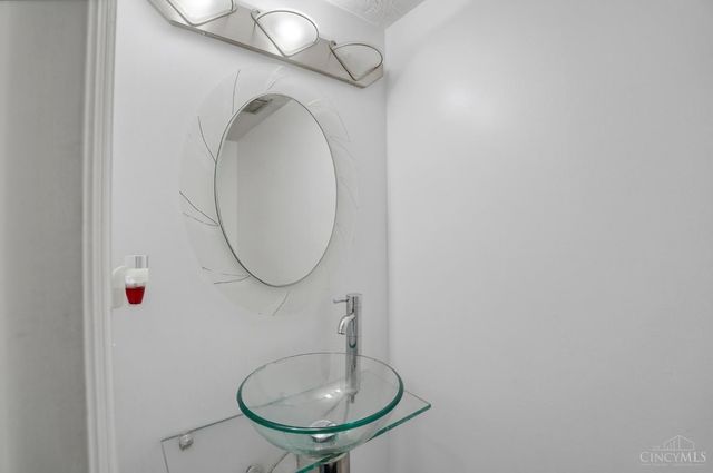 5664 Rapid Run Road, Cincinnati, OH 45238