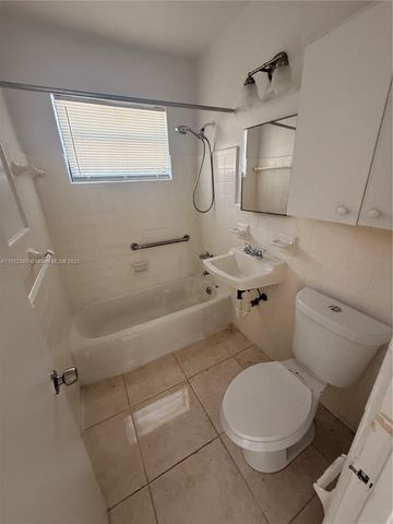 3701 NW 24th Ave 4, Miami, FL 33142