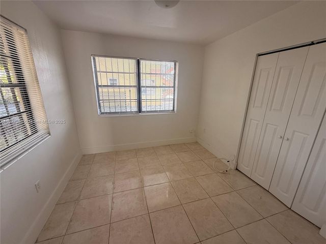 3701 NW 24th Ave 4, Miami, FL 33142