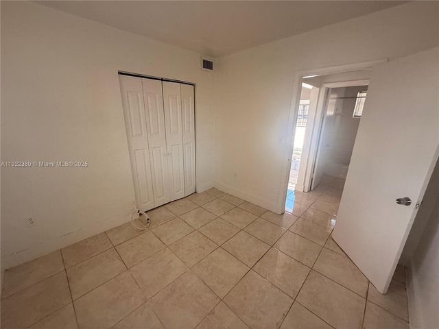 3701 NW 24th Ave 4, Miami, FL 33142