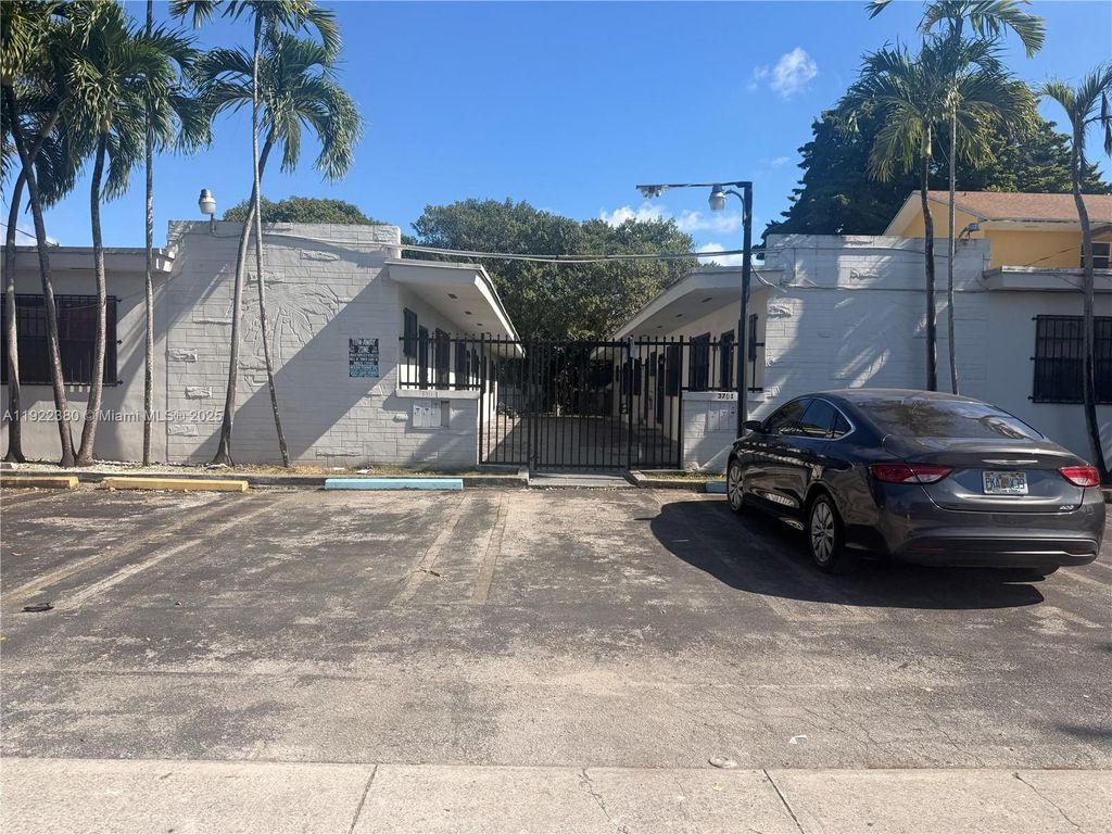 3701 NW 24th Ave 4, Miami, FL 33142