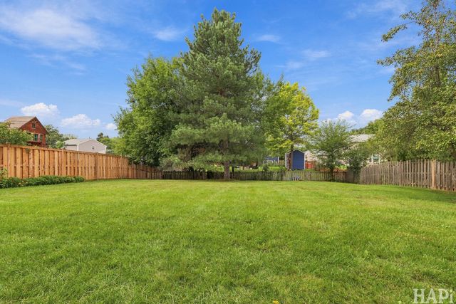 918 Knightsbridge Drive, Island Lake, IL 60042