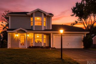 918 Knightsbridge Drive, Island Lake, IL 60042