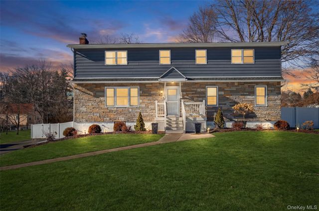 15 Laffin Lane, Poughkeepsie, NY 12603