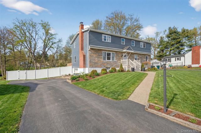 15 Laffin Lane, Poughkeepsie, NY 12603