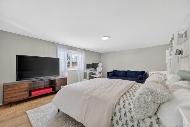 15 Laffin Lane, Poughkeepsie, NY 12603