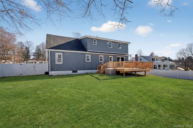 15 Laffin Lane, Poughkeepsie, NY 12603