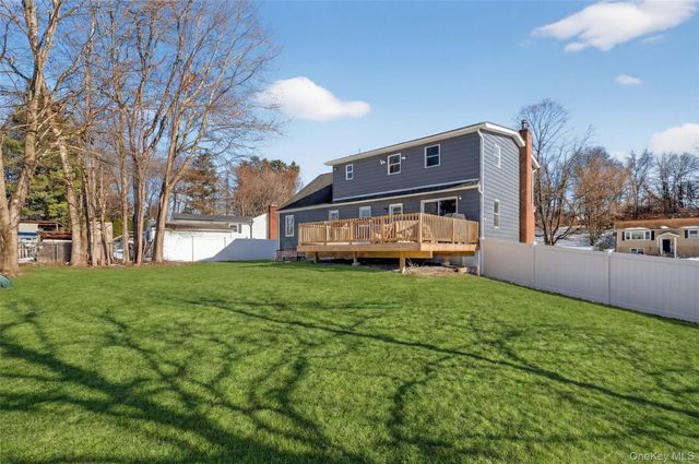 15 Laffin Lane, Poughkeepsie, NY 12603