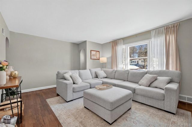 15 Laffin Lane, Poughkeepsie, NY 12603