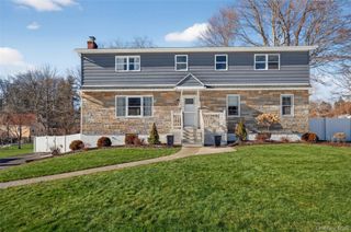 15 Laffin Lane, Poughkeepsie, NY 12603