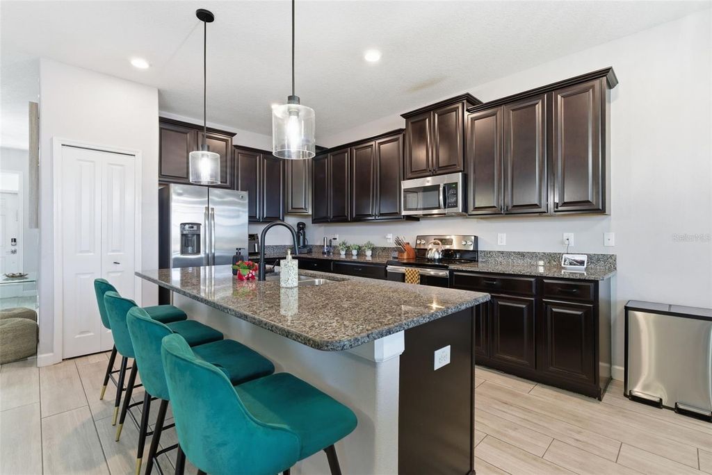 Image 13 of property listing at 10222 COUNT FLEET DRIVE, Ruskin, FL 33573