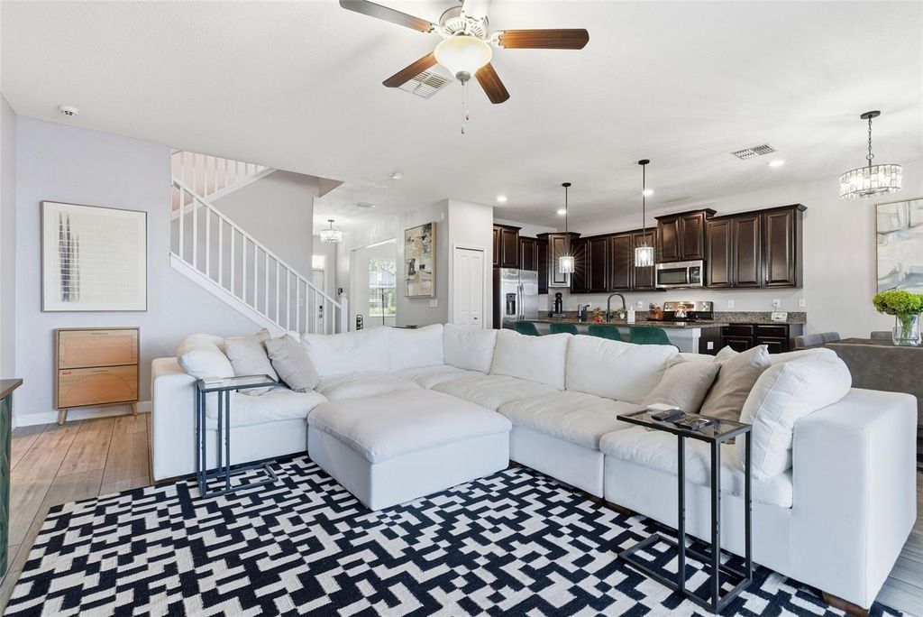 Image 18 of property listing at 10222 COUNT FLEET DRIVE, Ruskin, FL 33573