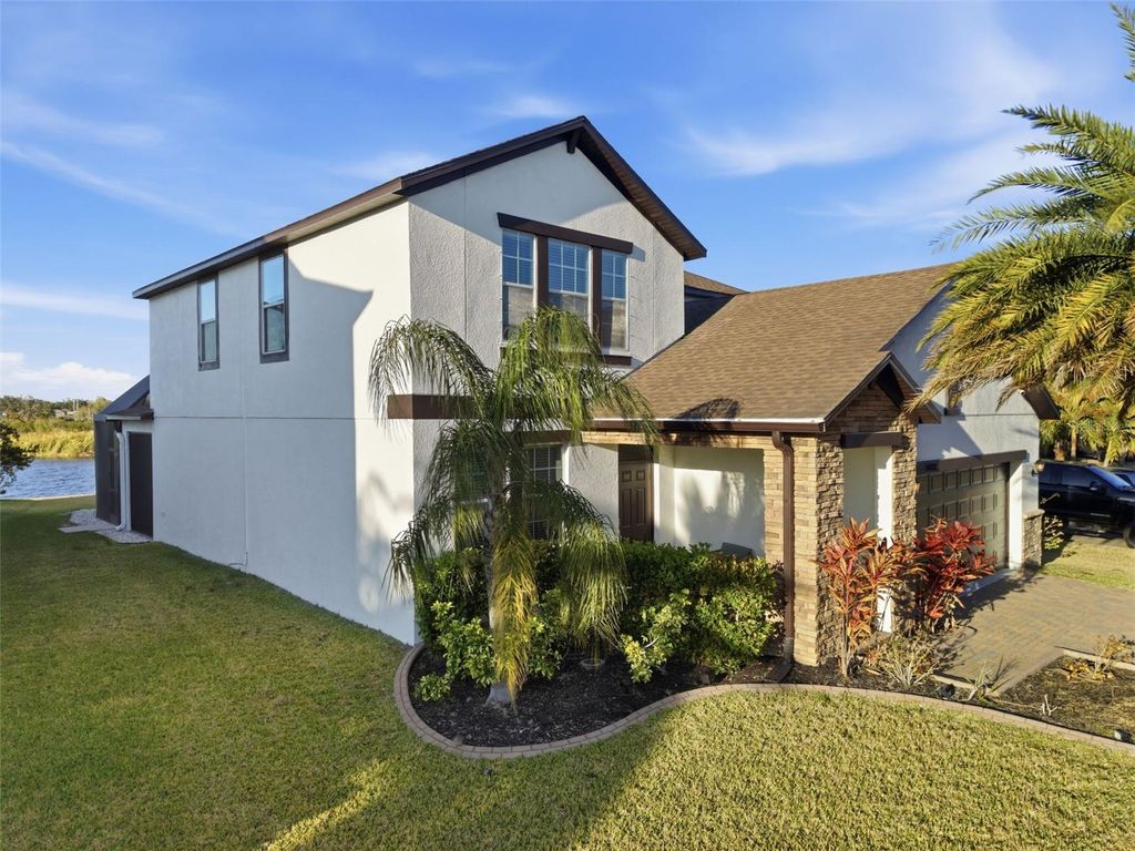Image 3 of property listing at 10222 COUNT FLEET DRIVE, Ruskin, FL 33573