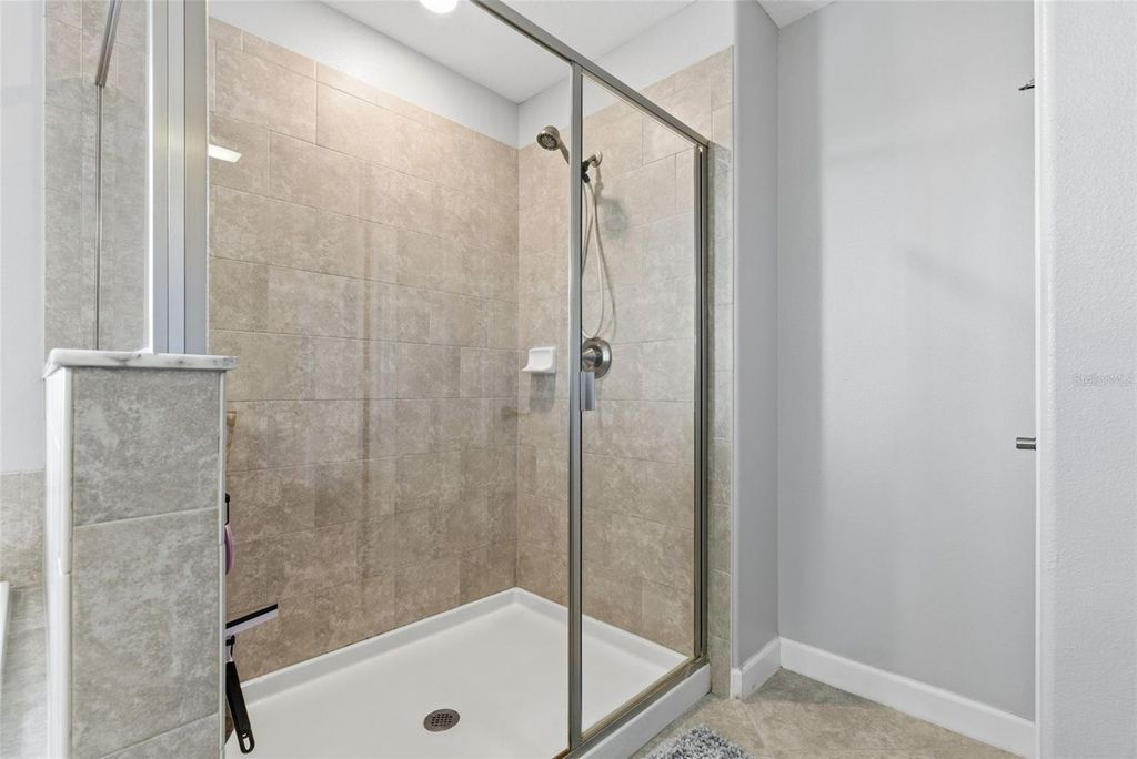 Image 38 of property listing at 10222 COUNT FLEET DRIVE, Ruskin, FL 33573