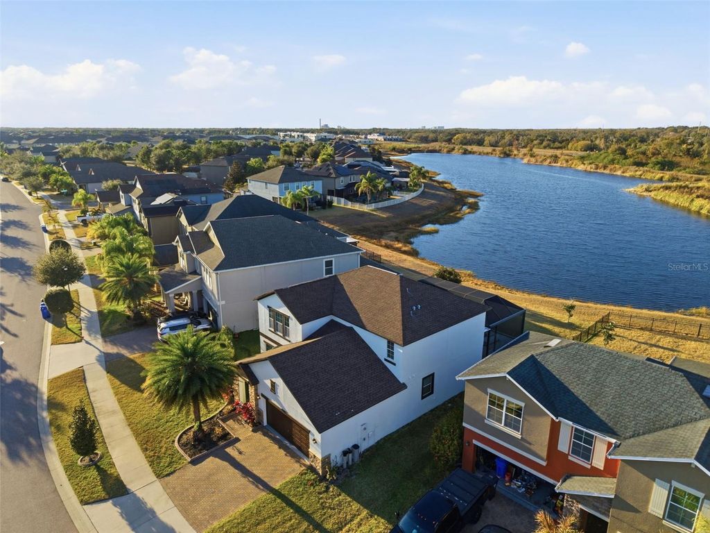 Image 45 of property listing at 10222 COUNT FLEET DRIVE, Ruskin, FL 33573