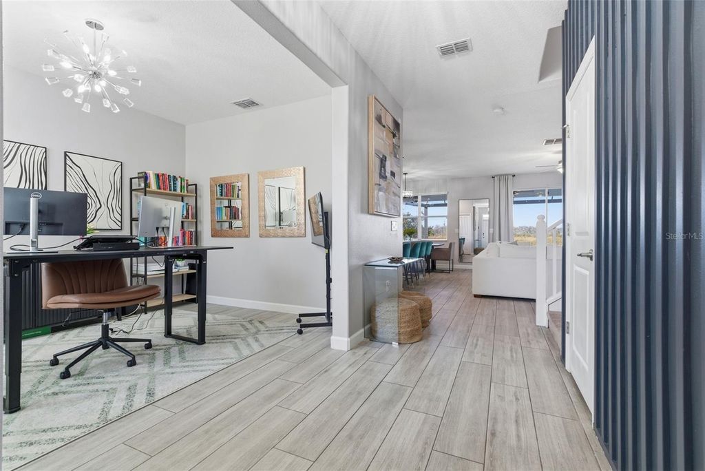 Image 9 of property listing at 10222 COUNT FLEET DRIVE, Ruskin, FL 33573