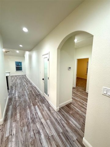 1124 S Hazelwood Street, Sherman, TX 75090