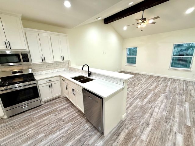 1124 S Hazelwood Street, Sherman, TX 75090