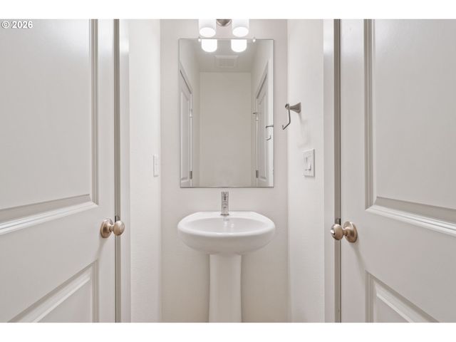 13904 Ne 64TH Cir, Vancouver, WA 98682