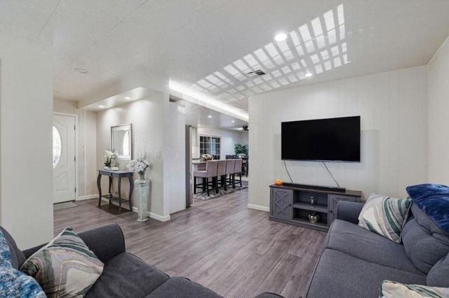 304 Los Encinos Street, San Jose, CA 95134