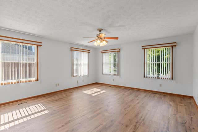 370 Vinewood Drive S, Brownsburg, IN 46112