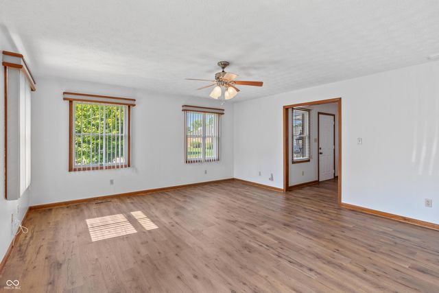 370 Vinewood Drive S, Brownsburg, IN 46112