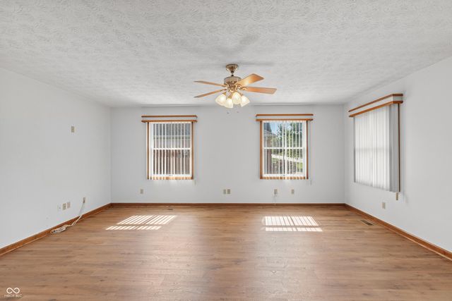 370 Vinewood Drive S, Brownsburg, IN 46112