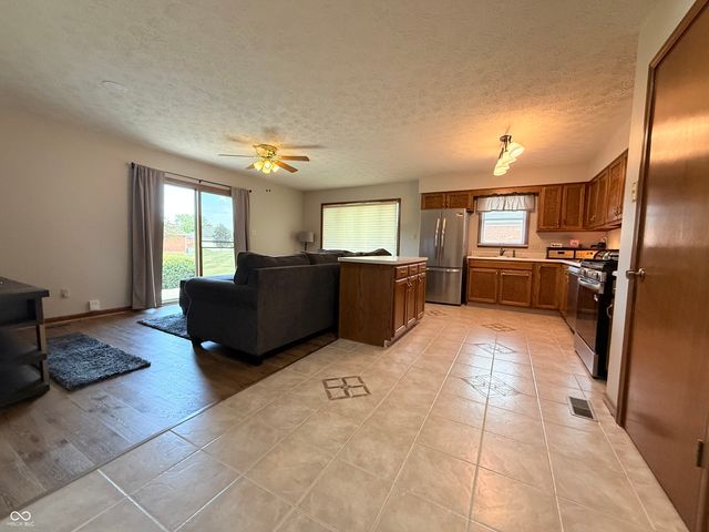 370 Vinewood Drive S, Brownsburg, IN 46112